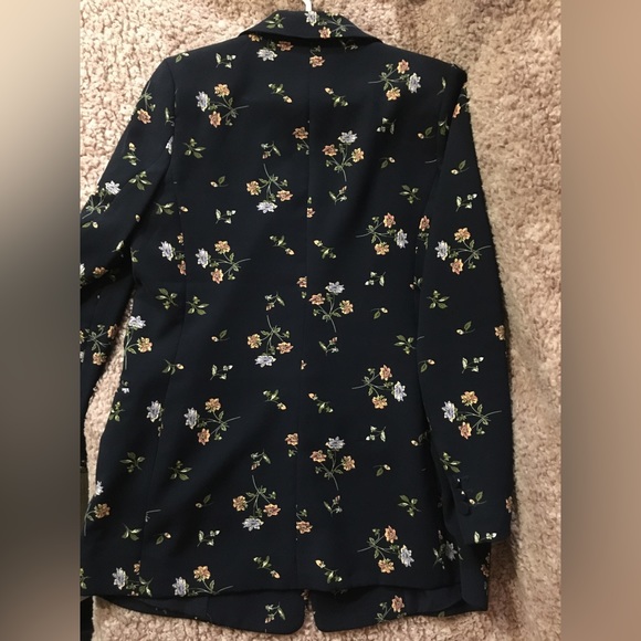 Navy blue floral H&M blazer - Picture 4 of 9